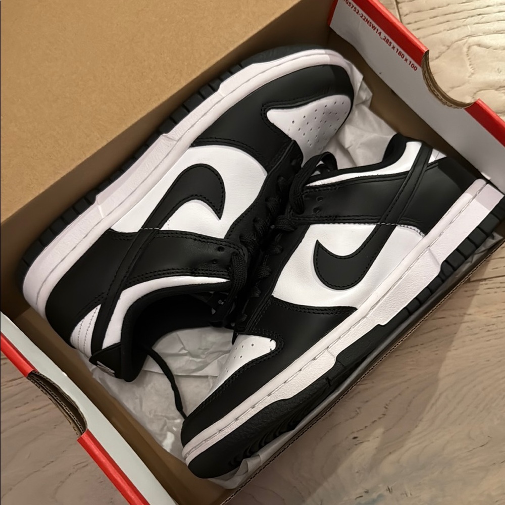 NIB Nike Panda Dunk Lows Womens 6.5